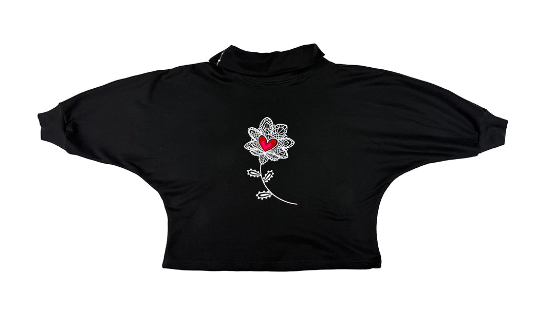 Plano de espalda del buzo negro de manga murciélago con puños ajustados y cuello estructurado