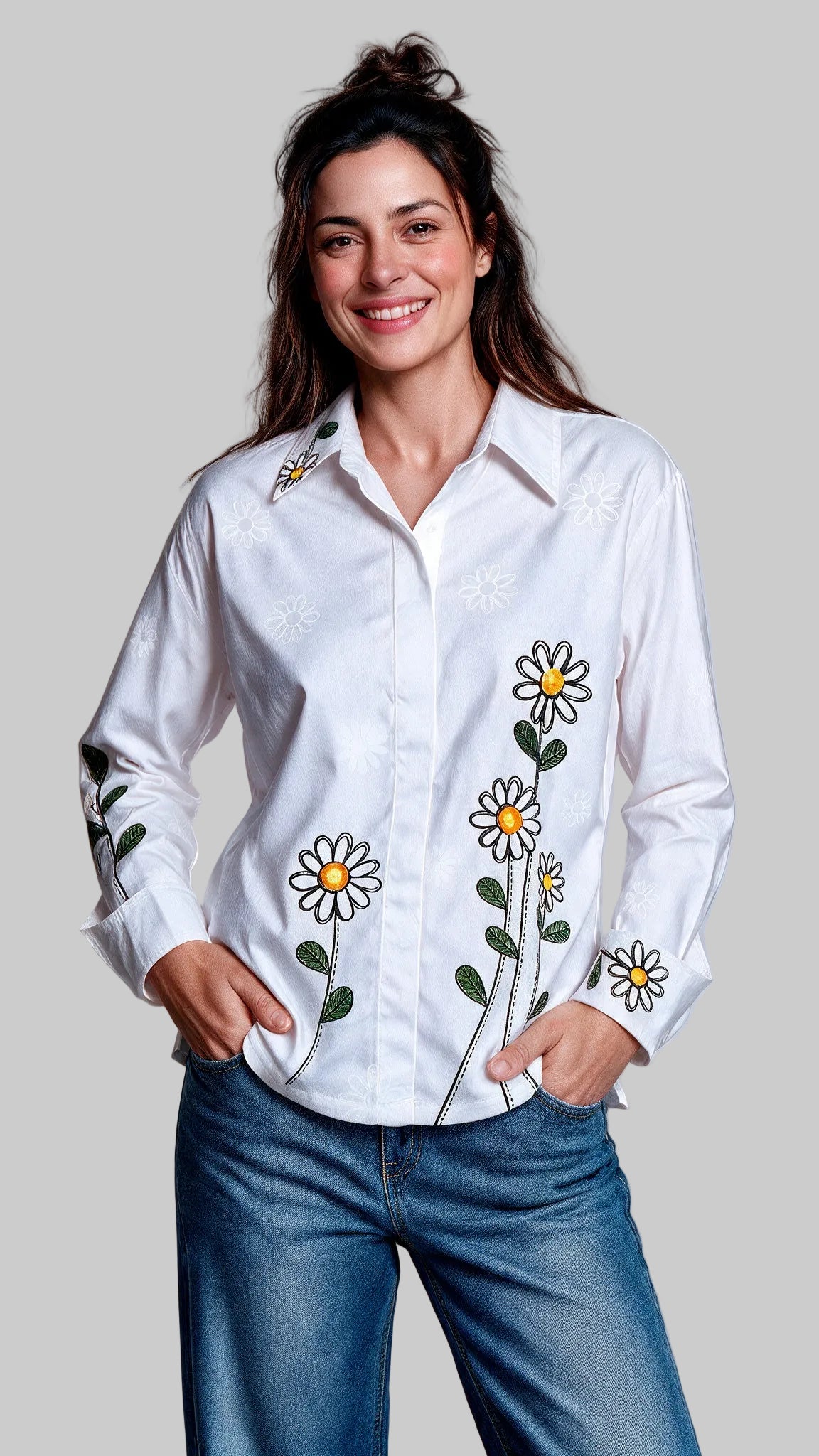 CAMISA MARGARITA, Confeccionada en una base fresca de fibra natural y con una silueta amplia de confort superior. Ilustrada con margaritas